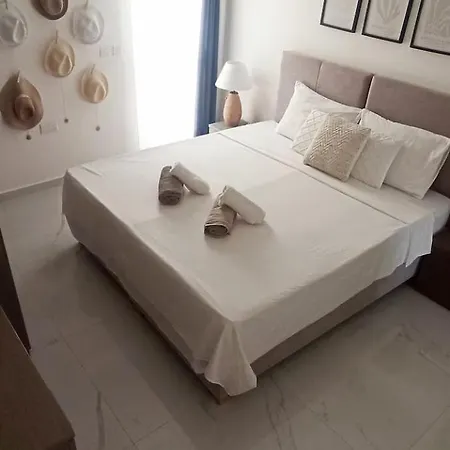 Cozy Bedroom Perfect For Couple *