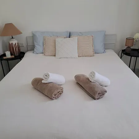 Δωμάτια σε οικογενειακή κατοικία Cozy Bedroom Perfect For Couple