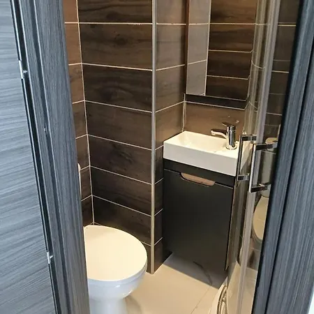 Δωμάτια σε οικογενειακή κατοικία Cozy Bedroom Perfect For Couple